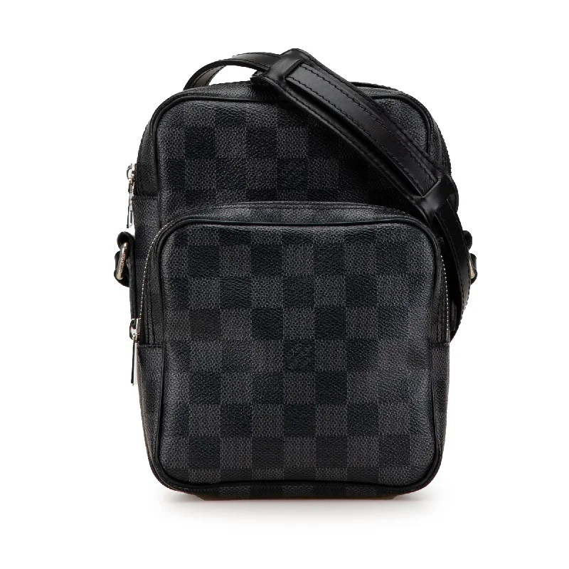 Louis Vuitton tote bags with a water - resistant coating for outdoor useBlack Louis Vuitton Damier Graphite Rem Crossbody Bag