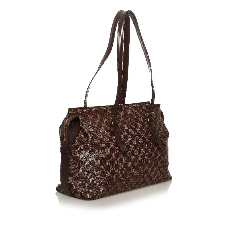 Louis Vuitton Speedy bags in monogram canvas for a classic lookLouis Vuitton Damier Ebene Chelsea 34997)