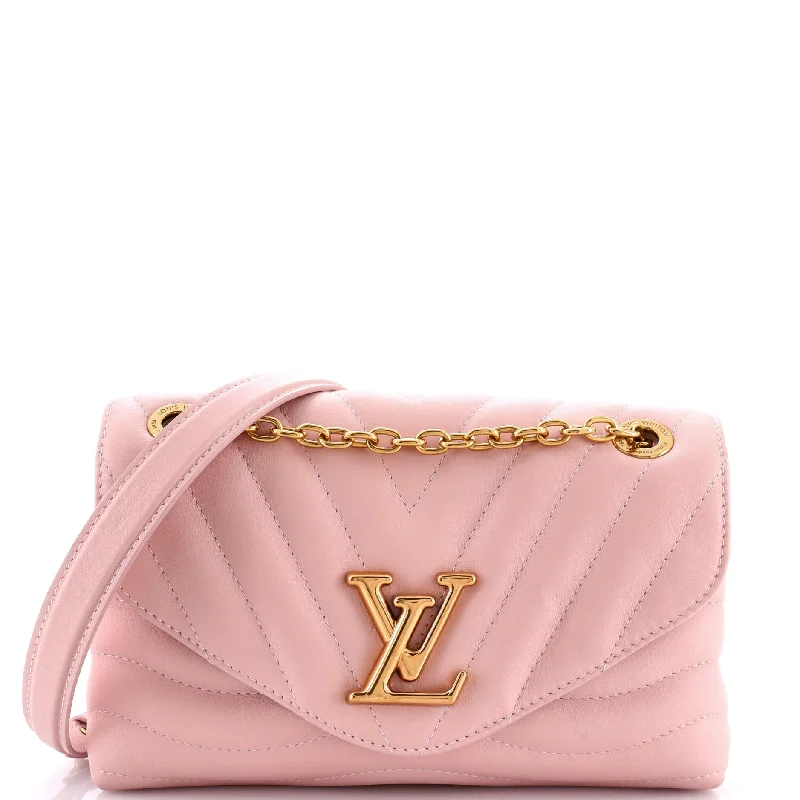 Louis Vuitton bags with a chain - link trim and a leather body for a modern edgeNew Wave Chain Bag NM Quilted Leather MM