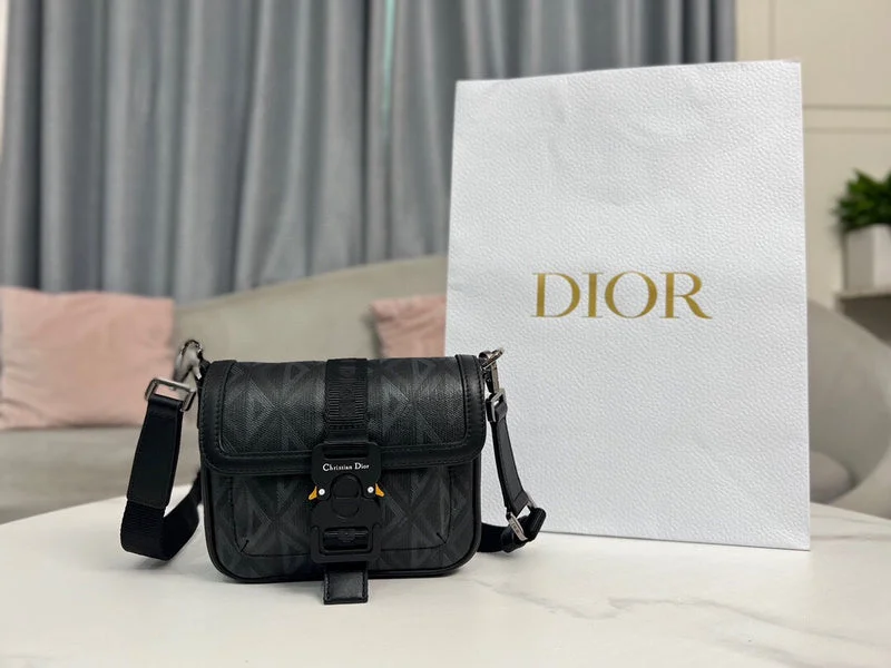 Christian Dior handbags with a detachable mirror for on - the - go touch - upsWF - Dior Bags - 611