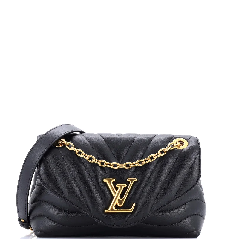 Louis Vuitton handbags with a beaded trim for a touch of glamourNew Wave Chain Bag NM Quilted Leather MM