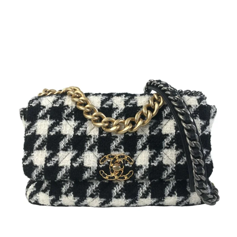 Chanel Lightweight Handbag for Daily ErrandsChanel 19 Flap Bag Medium Black/White Tweed Gold