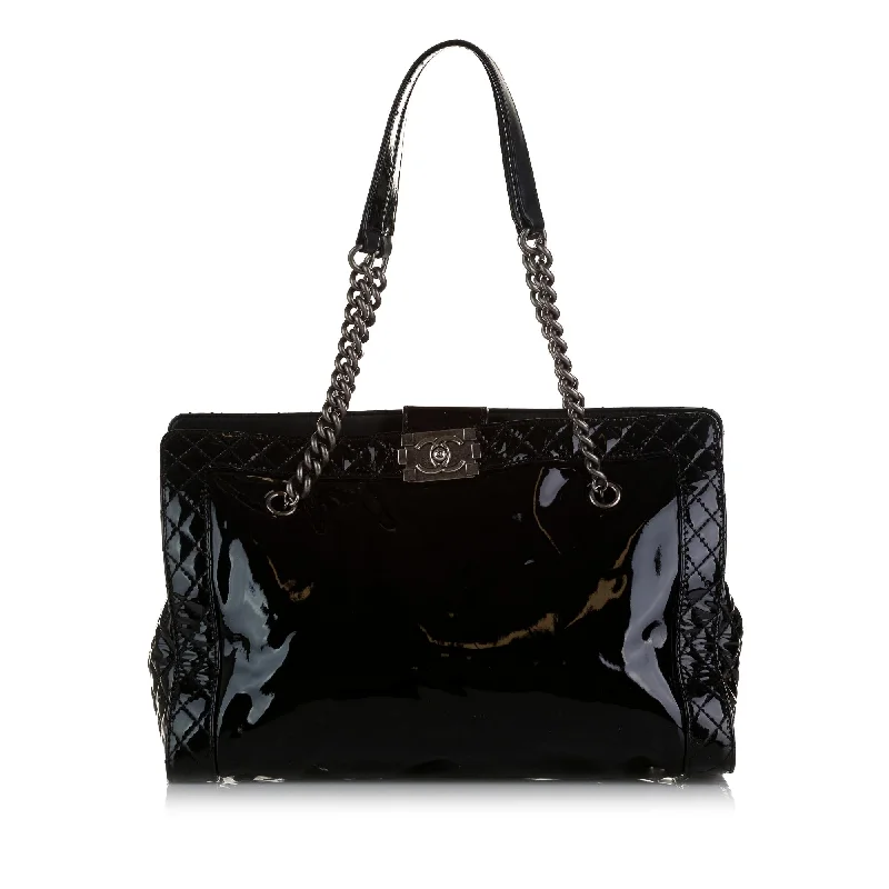 Chanel Classic Flap Bag for Evening PartyChanel Patent Boy Reverso Shopping Tote (SHG-hSjbqX)