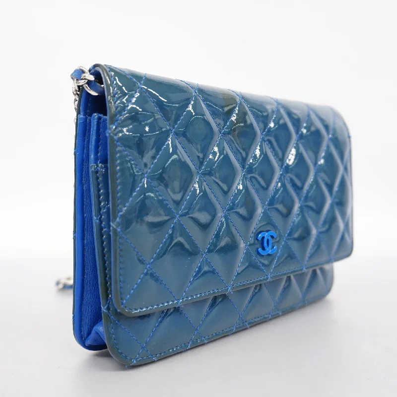 Chanel Quilted Leather Shoulder Bag for FashionistasCHANEL  Matelasse Chain Shoulder Silver Metal Fittings Women's Wallet Blue