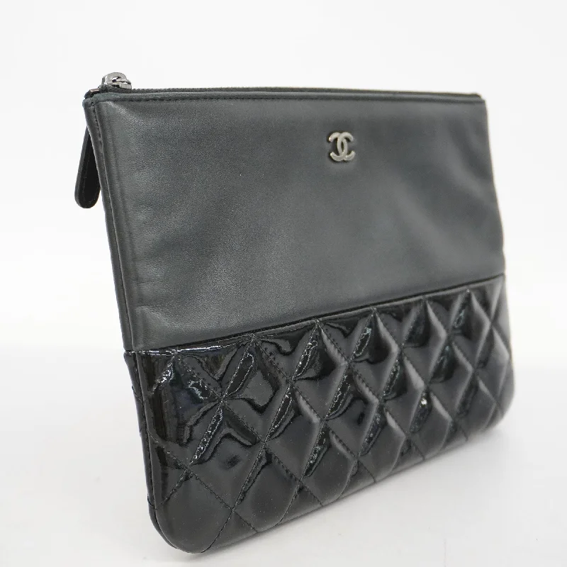 Chanel All - Match Handbag for Versatile StylingCHANEL  Matelasse Women's Leather,Patent Leather Clutch Bag Black