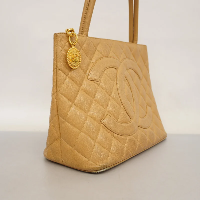 Chanel Quilted Leather Shoulder Bag for FashionistasCHANEL  Reprint Tote Women's Caviar Leather Tote Bag Beige