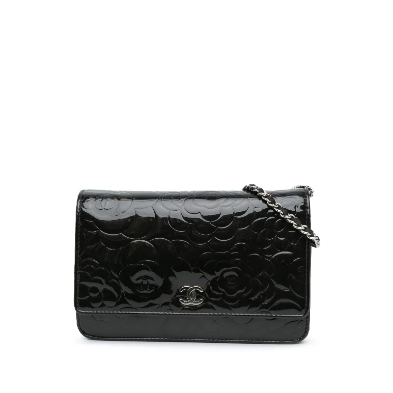 Chanel Luxury Handbag for High - End EventsChanel Patent Camellia Wallet On Chain (SHG-jbYGWh)