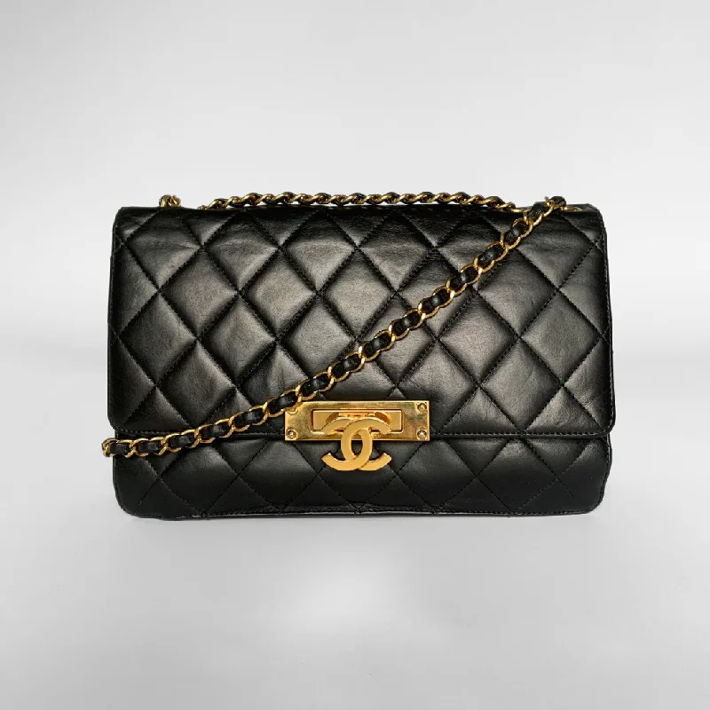 Chanel Black Handbag for Business MeetingsChanel Single FlapBag Lambskin Leather (limited edition)