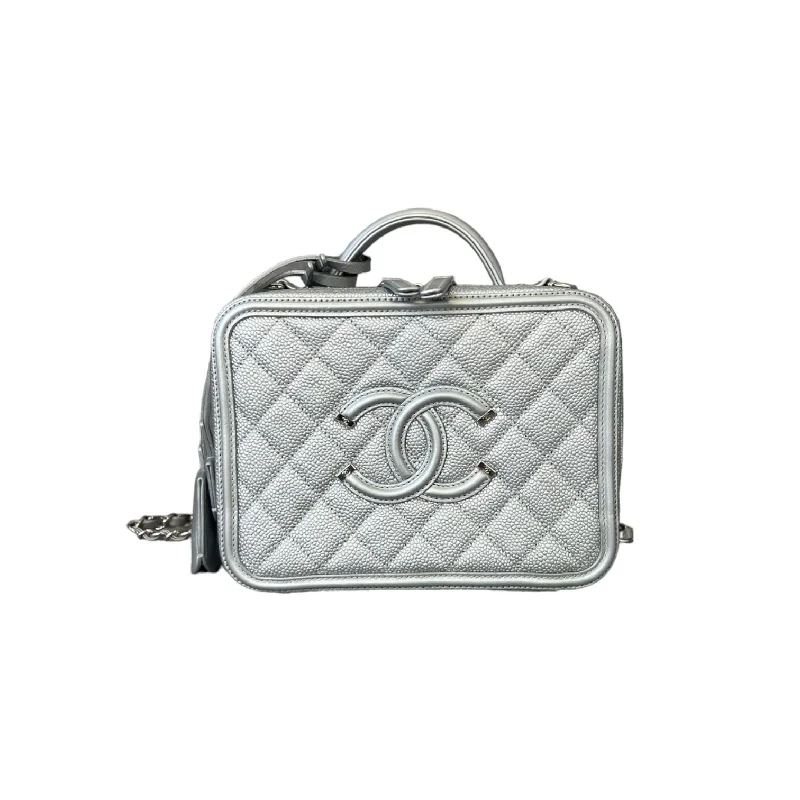 Chanel Black Handbag for Business MeetingsVanity Case Medium Silver SHW