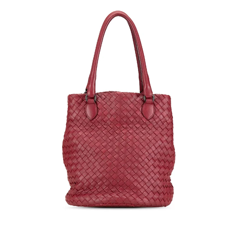 Chanel Vintage Inspired Handbag for Retro LoversRed Bottega Veneta Nappa Intrecciato Bucket Bag