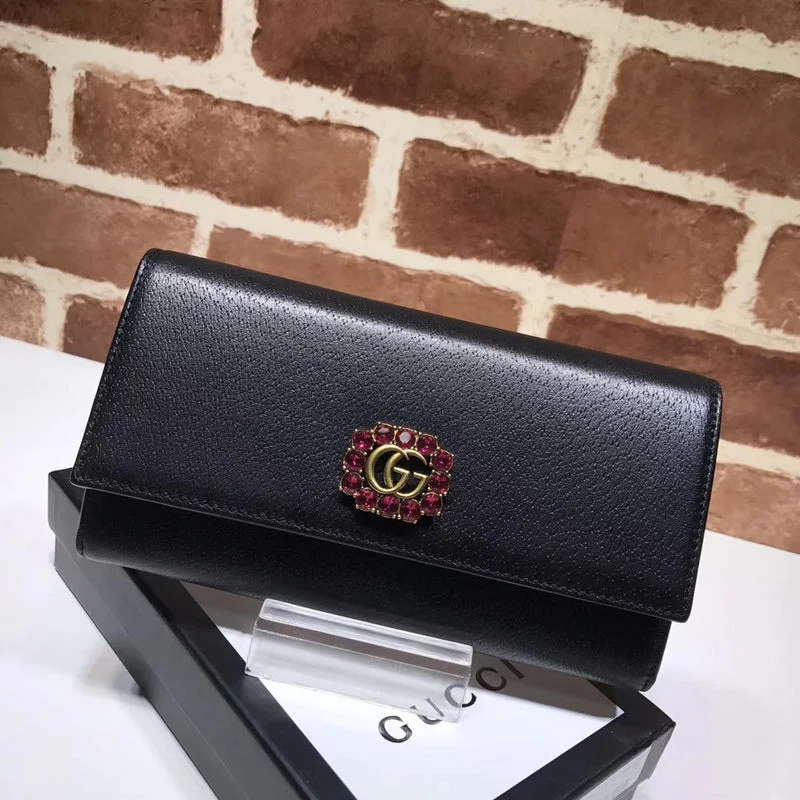 Gucci Marmont bags for women with a contrast - colored interiorBC - GUCCI BAG - 657