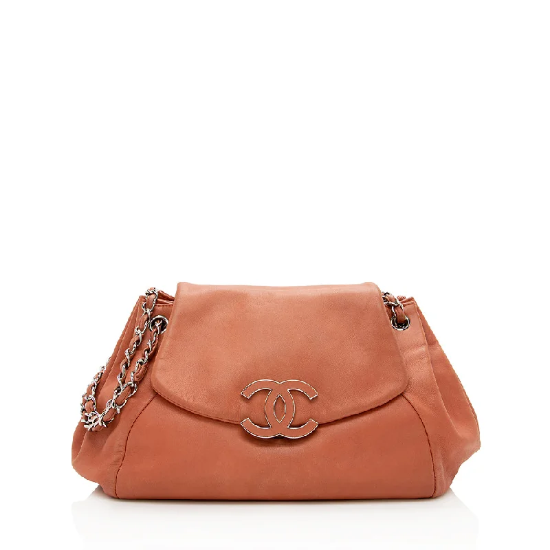 Chanel Quilted Leather Shoulder Bag for FashionistasChanel Calfskin Hampton Accordion Shoulder Bag (SHF-16469)