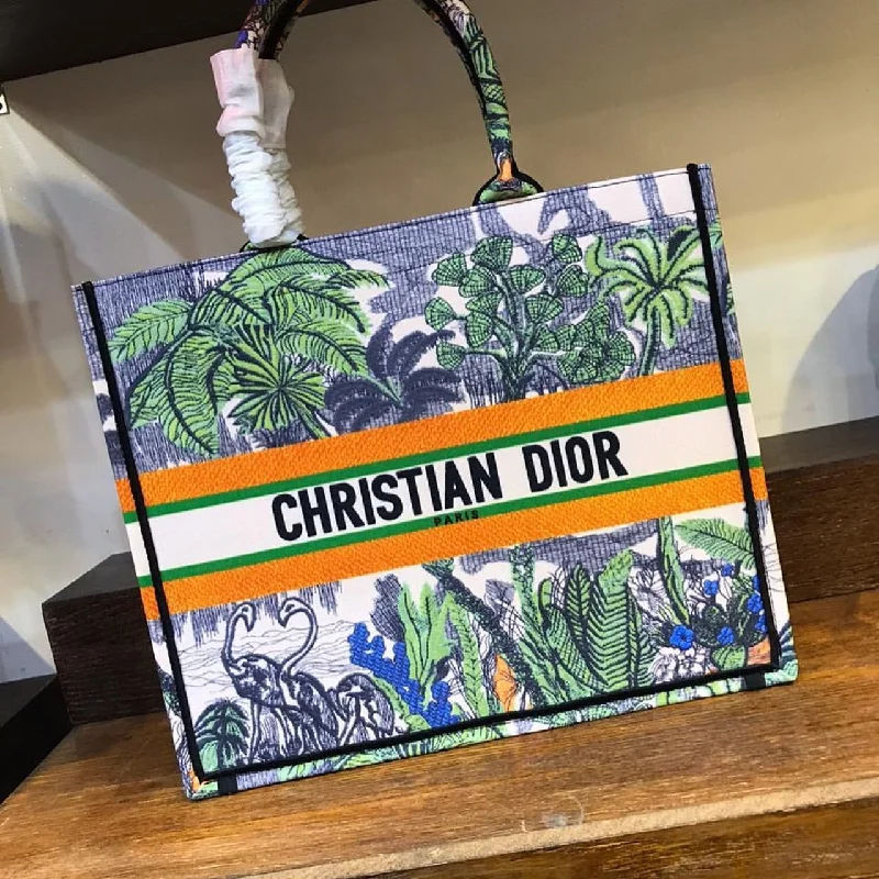 Luxury Christian Dior crossbody bags with a chain - link strapChristian Dior Leopard Print Tote Bag For Women