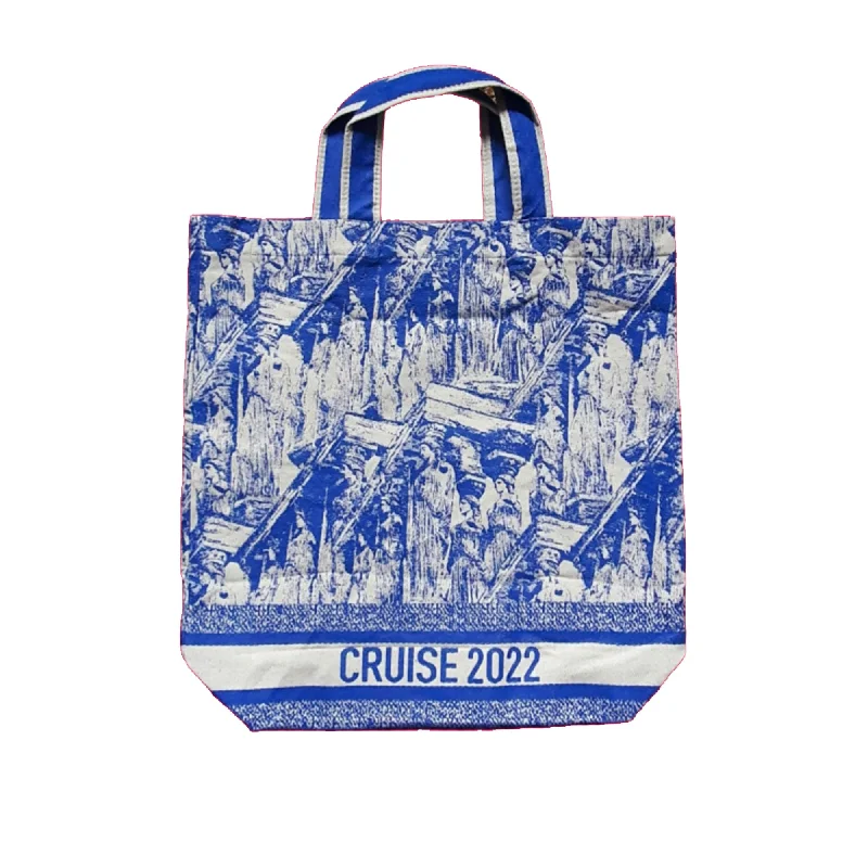 Stylish Christian Dior shoulder bags with a tassel - adorned zipperChristian Dior tote bag blue