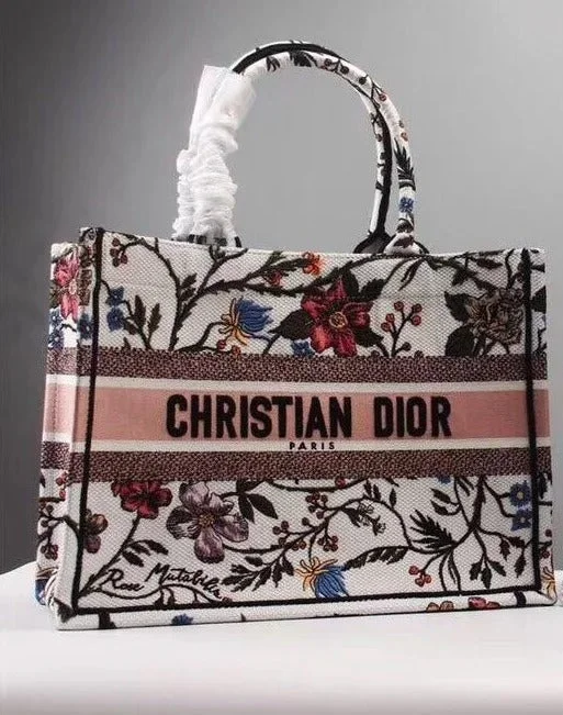 Luxury Christian Dior crossbody bags with a chain - link strapChristian Dior Tote Bag For Women