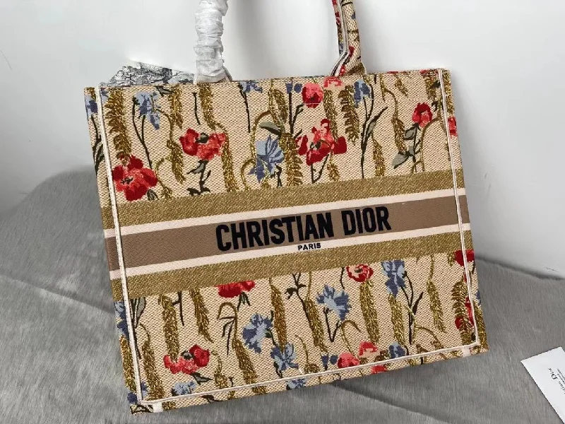 Christian Dior handbags with a back - pocket for quick storageChristian Dior Tote Bag For Women