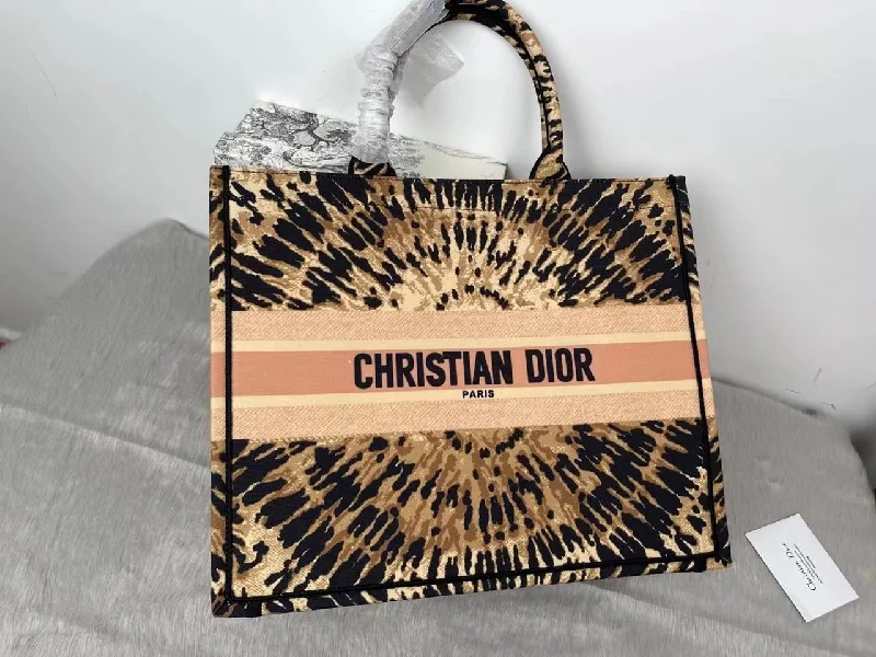 Christian Dior Saddle bags with a studded trim for a bold lookChristian Dior Tote Bag For Women