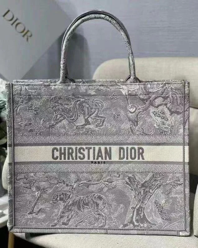 Christian Dior bags with a detachable coin purse insideChristian Dior Tote Bag For Women