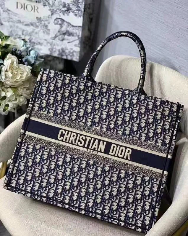 Luxury Christian Dior crossbody bags with a chain - link strapChristian Dior Tote Bag For Women