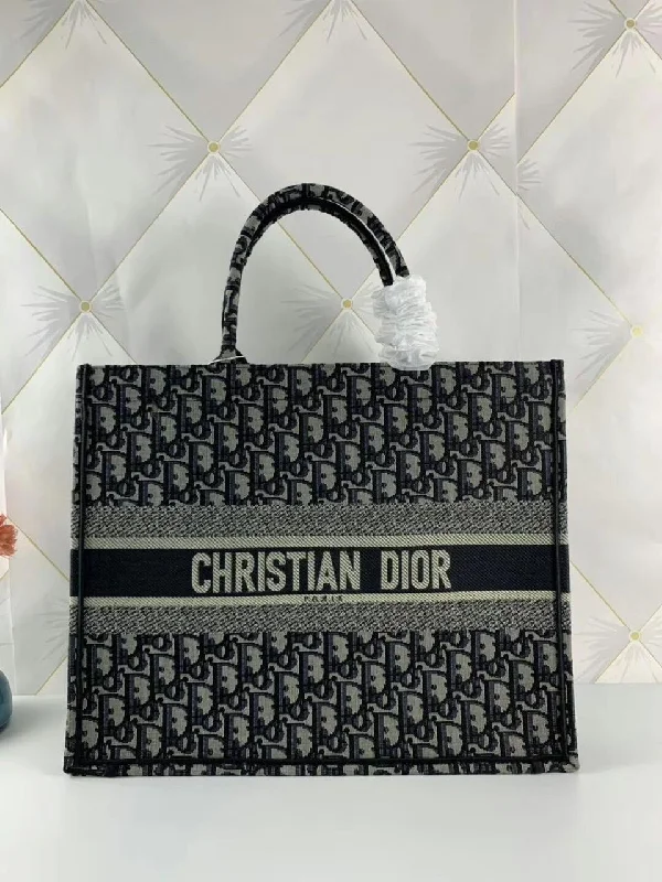 Christian Dior Saddle bags with a patent leather finish for a shiny lookChristian Dior Tote Bag For Women