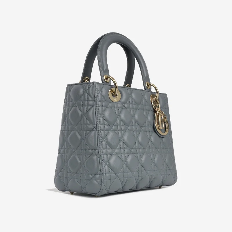 Fashion - forward Christian Dior tote bags for the modern womanMedium Lady Dior