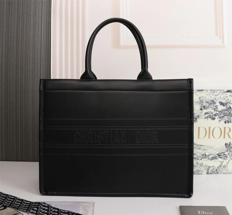 Christian Dior handbags with a detachable mirror for on - the - go touch - upsWF - Dior Bags - 574